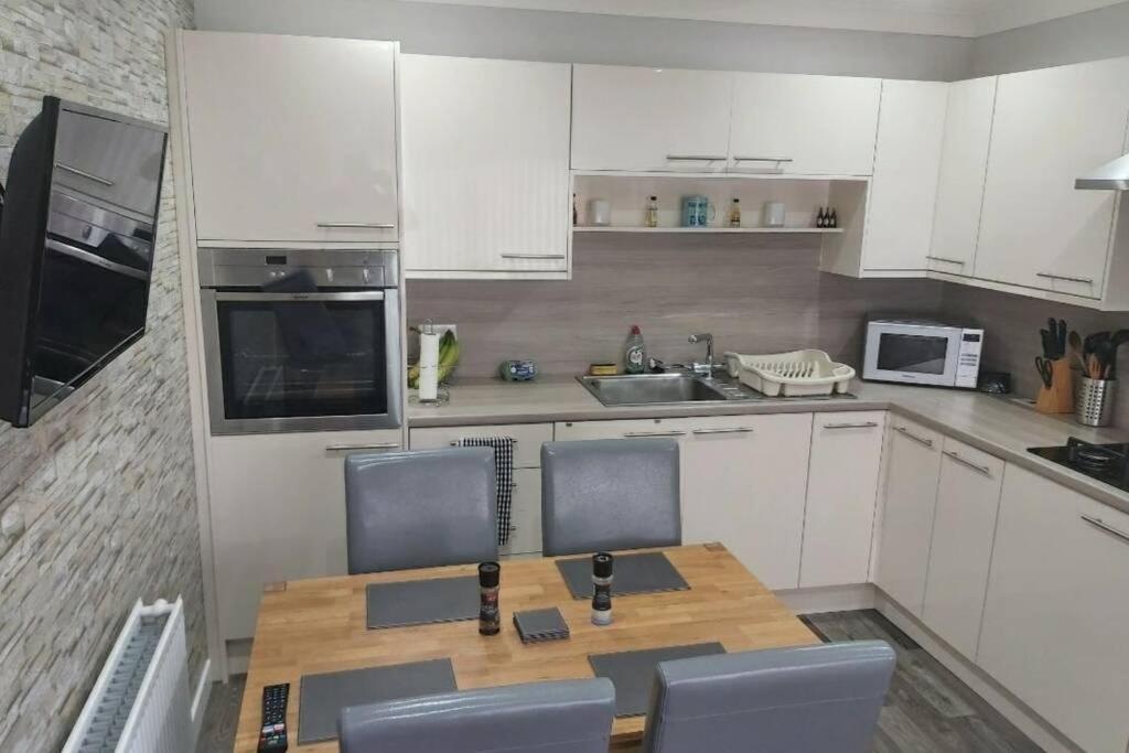 5 Riverside Place Thurso. 2 Bed, 2 Bathrooms. מראה חיצוני תמונה