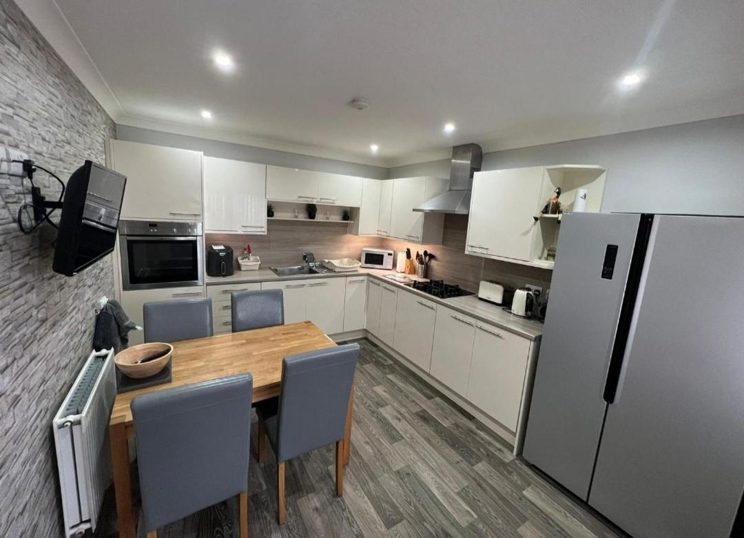 5 Riverside Place Thurso. 2 Bed, 2 Bathrooms. מראה חיצוני תמונה